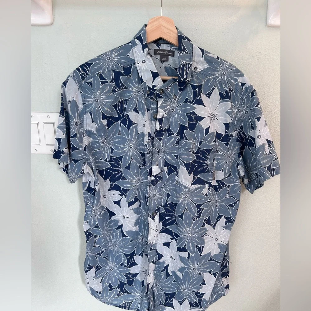 Mens Eddie Bauer button down blue floral shirt - Picture 2 of 7